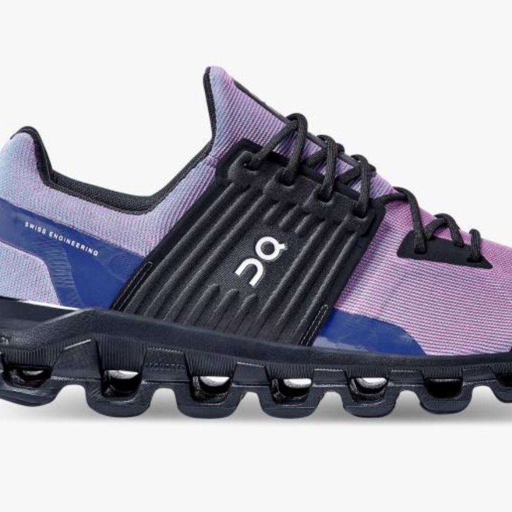 Limited edition ombré purple size 7.5 womens ON Cloudswift Edge Prism! Like new